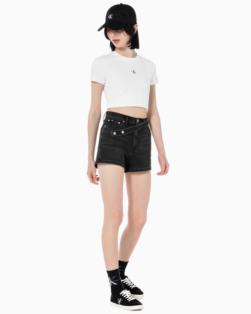 Buy 여성 하이라이즈 블랙 데님 쇼츠 in color WASHED BLACK LOGO LACE