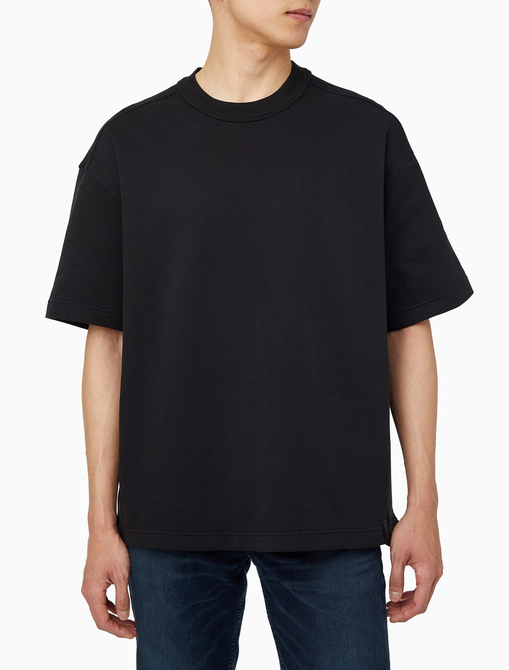 Buy 남성 릴렉스핏 텍스처드 피케 로고 반팔 티셔츠 in color BLACK