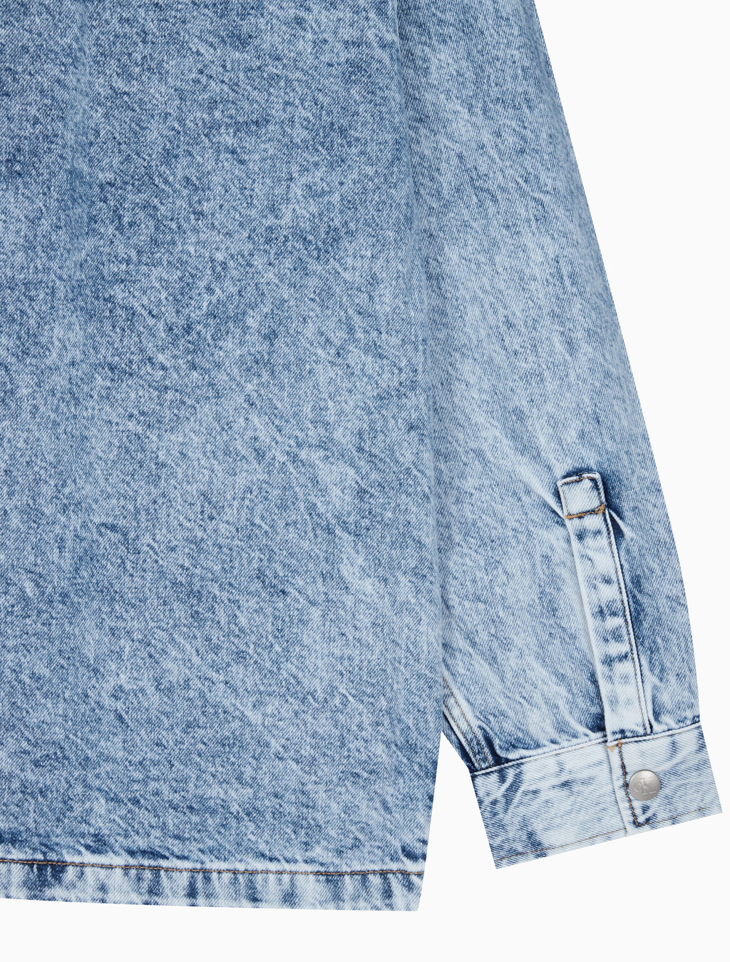 Buy 남성 오버사이즈 라이트 워시 셔츠 자켓 in color CHALKY BLUE