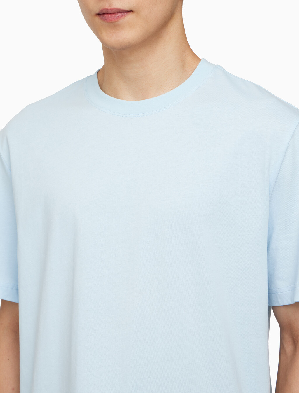 Buy 남성 릴렉스핏 모던 메탈 로고 반팔 티셔츠 in color KEEPSAKE BLUE