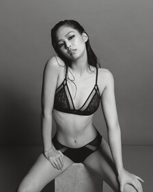 Buy 여성 CK 블랙 그래픽 레이스 AF 힙스터 팬티 in color BLACK