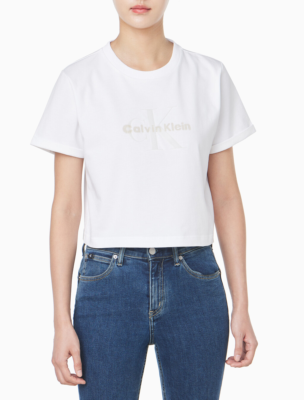 Buy 여성 리퀴드 CK 크롭 반팔 티셔츠 in color BRILLIANT WHITE