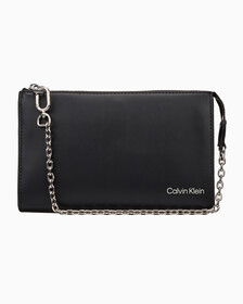 Buy 여성 엘러멘털 체인 파우치 토트백 in color BLACK BEAUTY