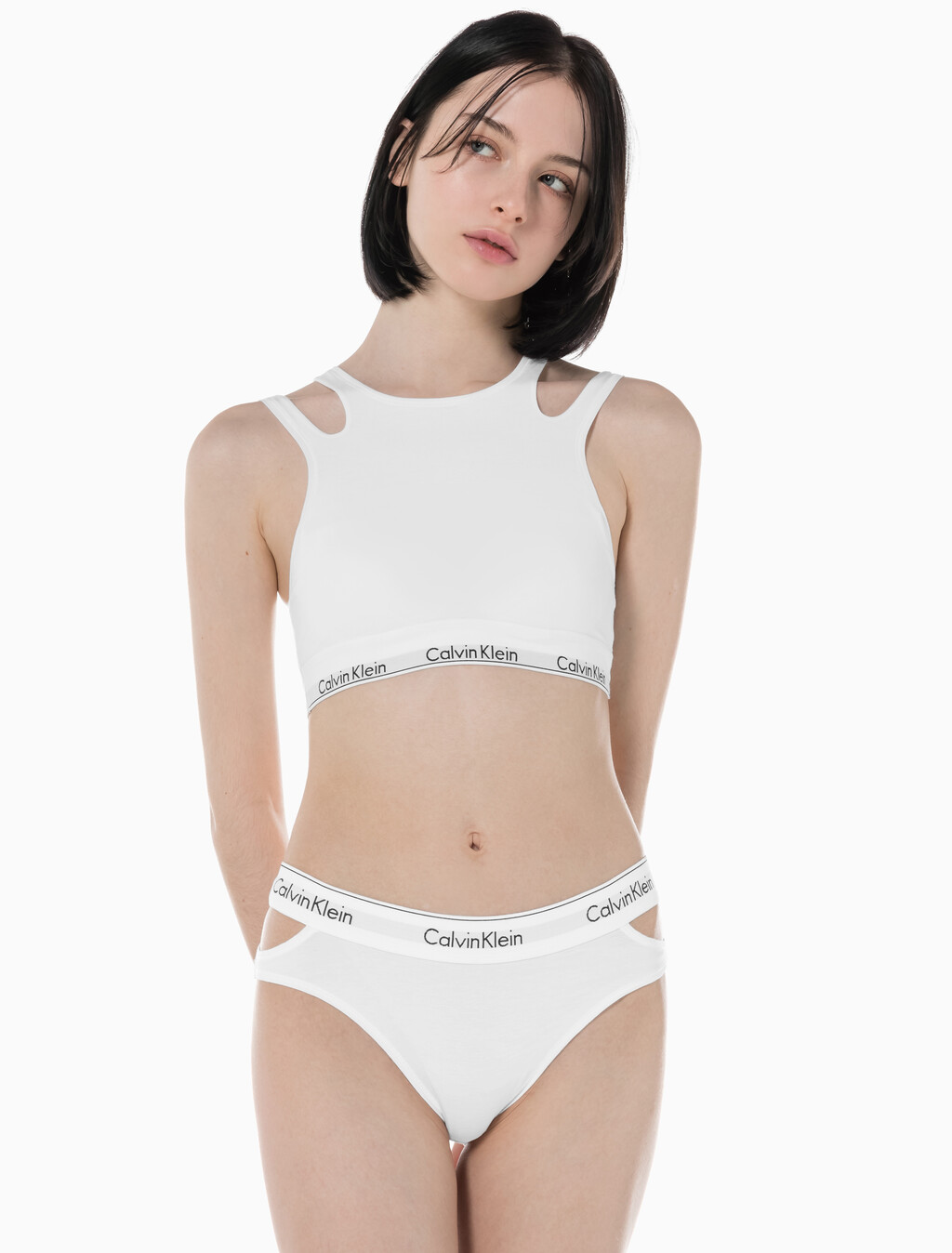 Buy 여성 모던 코튼 디컨스트럭티드 라인드 브라렛 in color WHITE