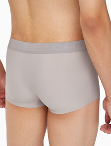 Buy 남성 CK 블랙 마이크로 로우 라이즈 드로즈 in color GREY PURPLE