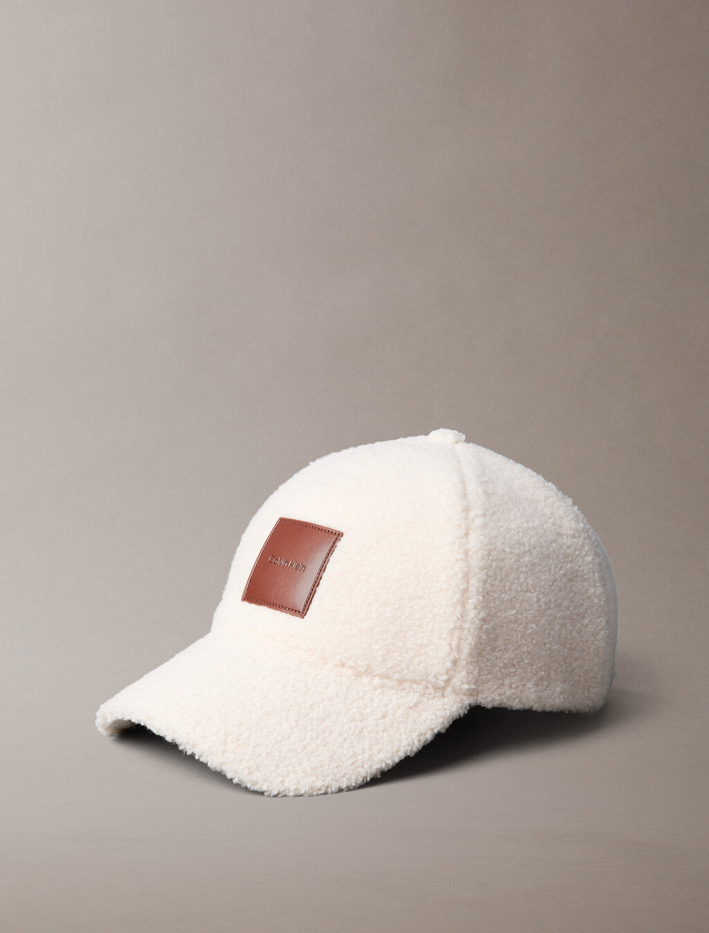 Buy 남녀공용 셜파 패치 볼캡 in color IVORY