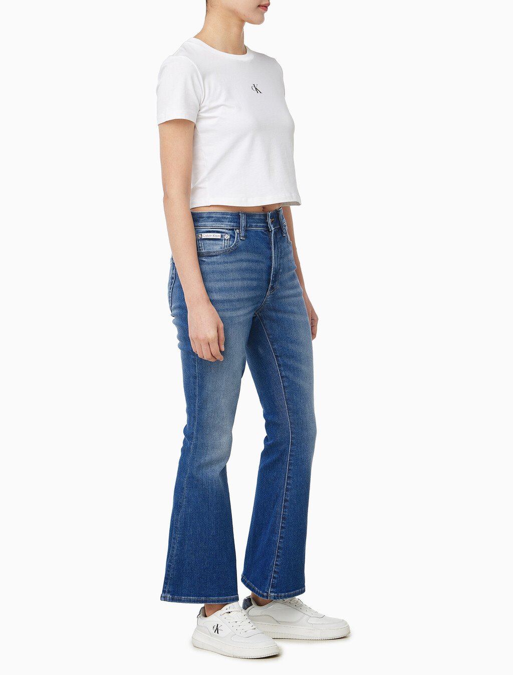 Buy 여성 하이라이즈 플레어 데님 in color Mid blue