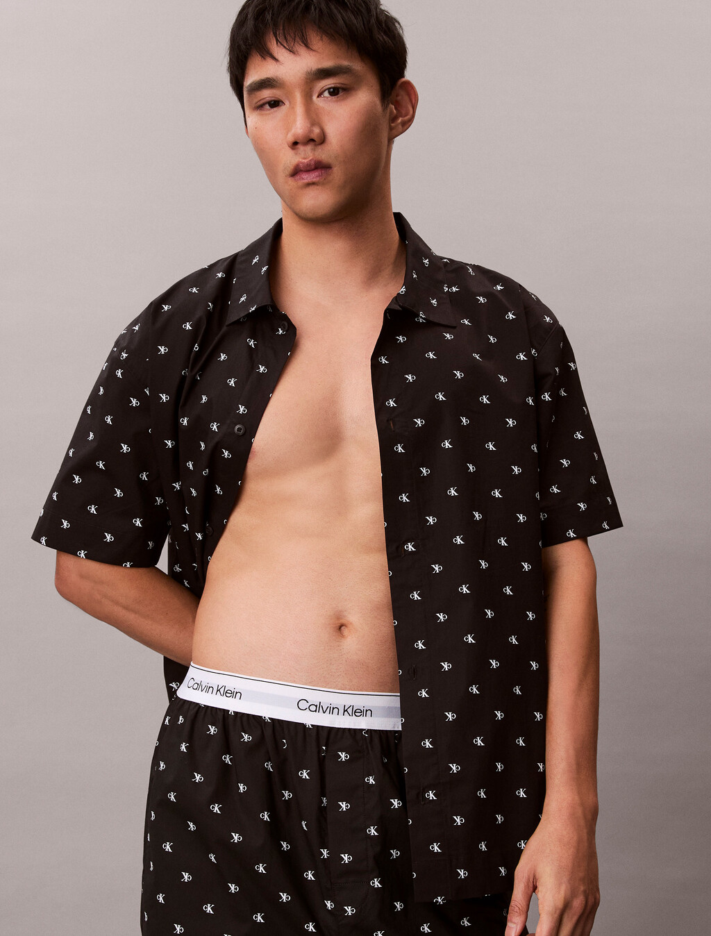 Buy 남성 코튼 포플린 슬립 숏 슬리브 탑 in color DIAMOND LOGO PRINT_BLACK