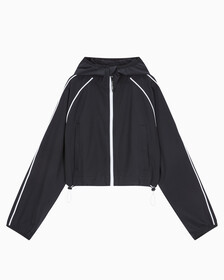 Buy 여성 백로고 릴랙스핏 크롭 윈드 재킷 in color BLACK