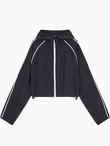 Buy 여성 백로고 릴랙스핏 크롭 윈드 재킷 in color BLACK