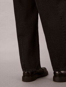 Buy 남성 배럴핏 코브넌 데님 in color Black