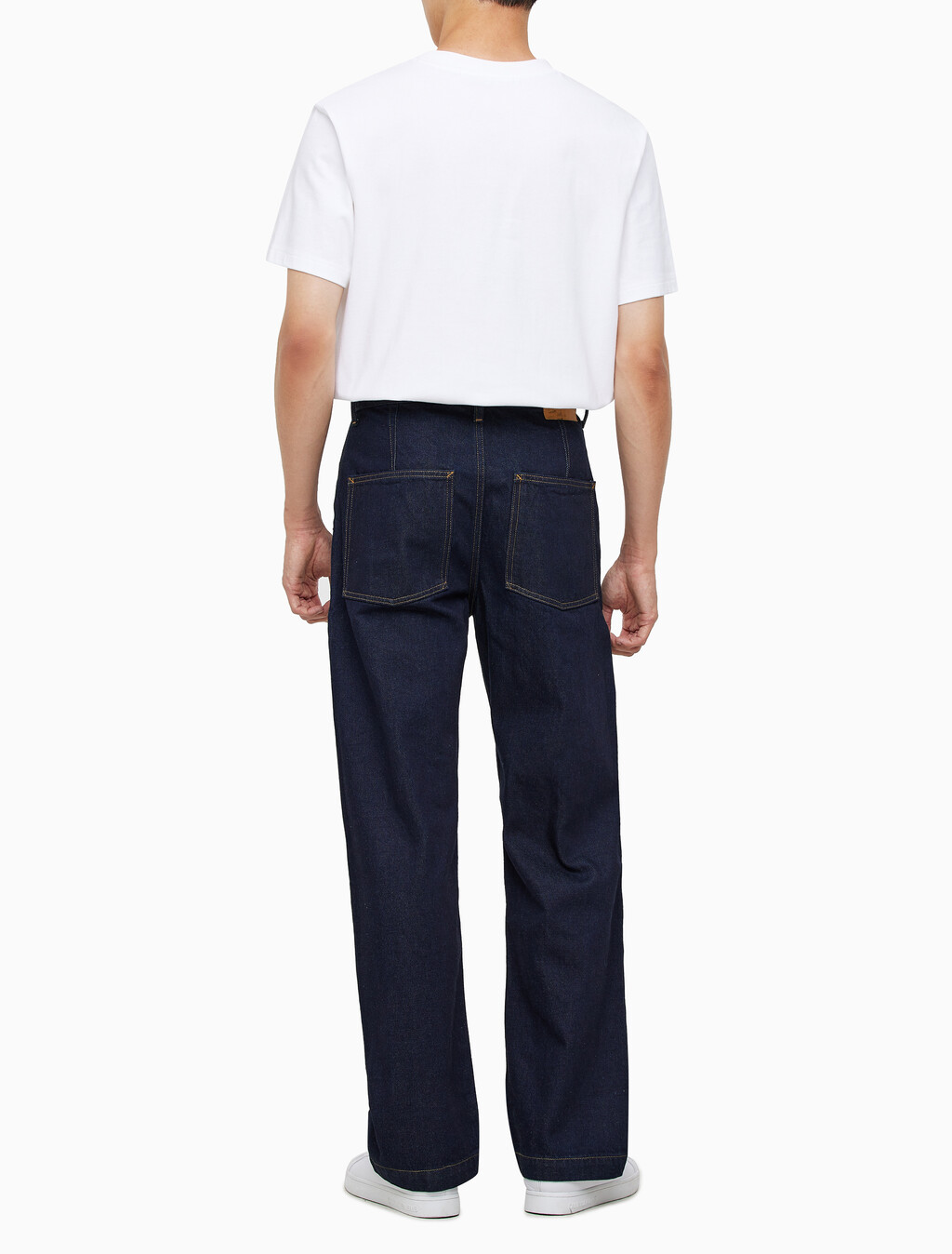 Buy 남성 스트레이트핏 린스 데님 in color CK RAW SELVEDGE