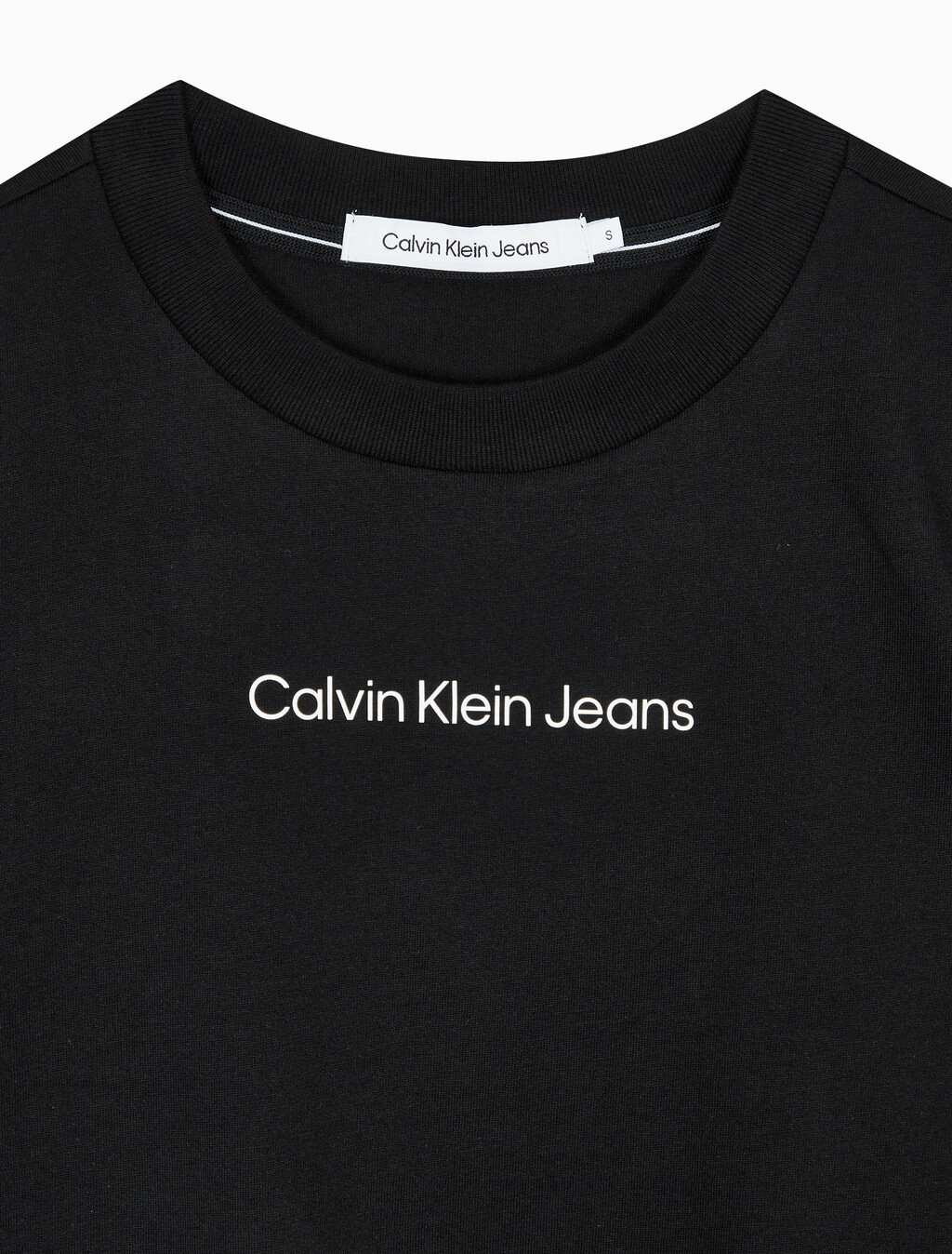 Buy 여성 레귤러핏 크롭 로고 반팔 티셔츠 in color CK BLACK