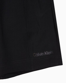 Buy 남성 레귤러 핏 프라이드 하이 스트레치 우븐 쇼츠 in color BLACK