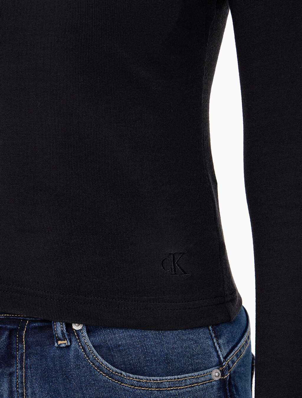 Buy 여성 컷 아웃 탑 in color CK BLACK