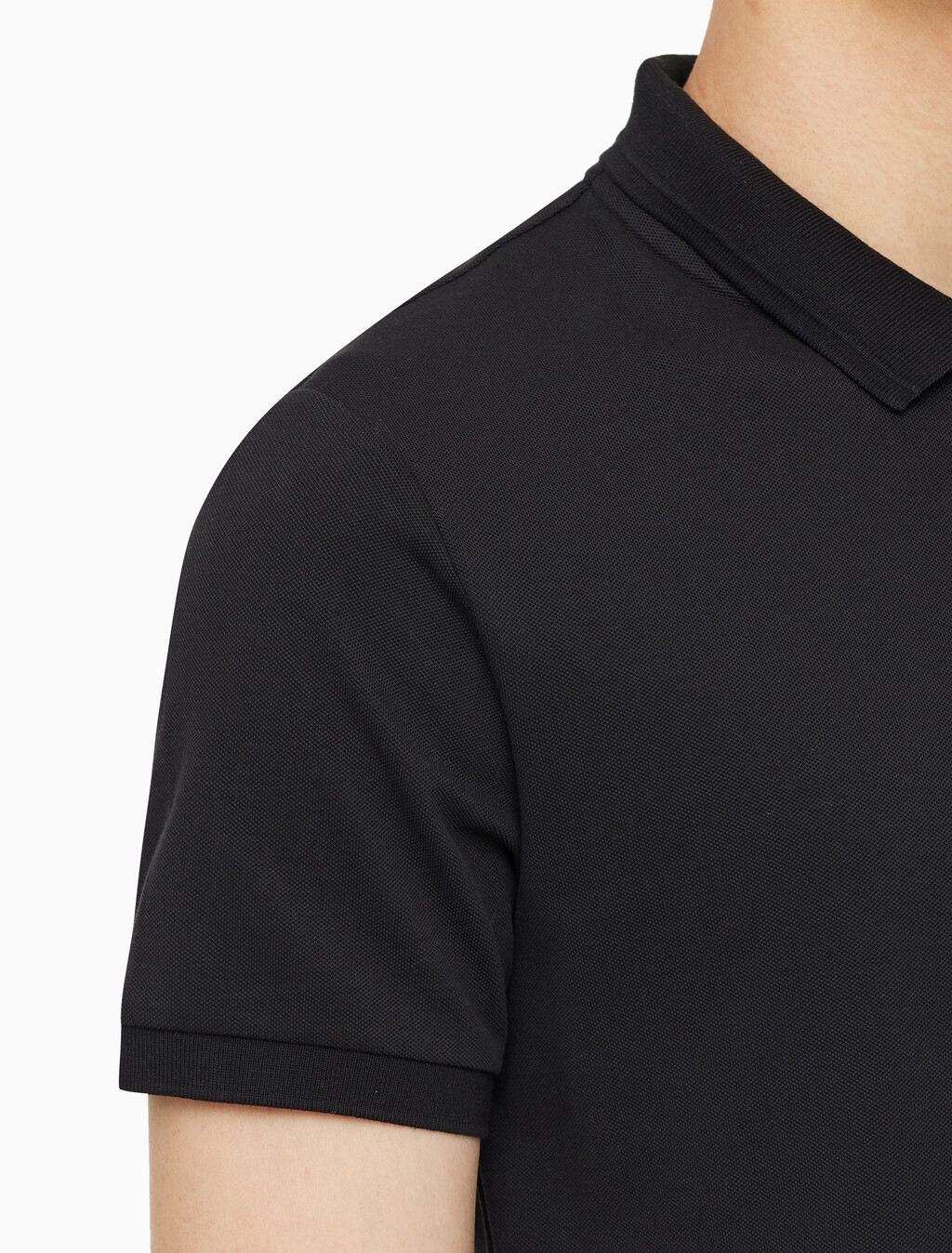 Buy 남성 슬림핏 CK 로고 뱃지  폴로 티셔츠 in color CK BLACK