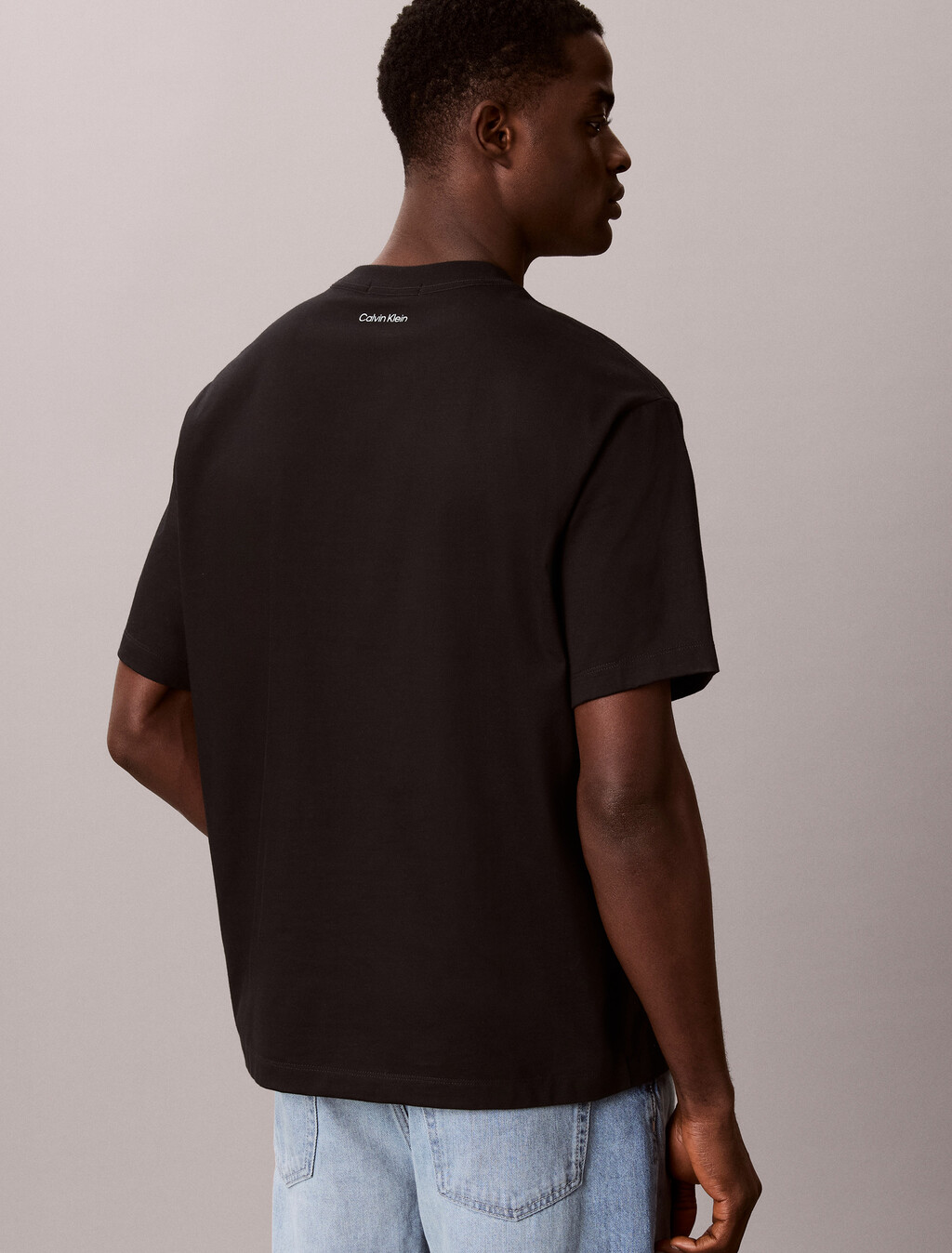 Buy 캘빈 리조트 팜 그래픽 티 in color BLACK