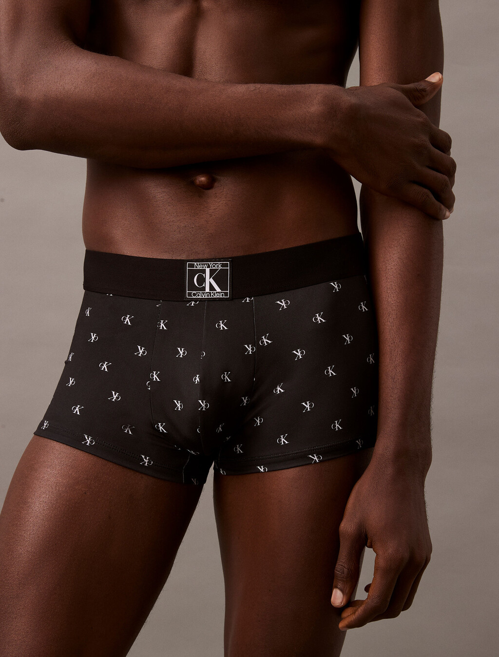 Buy 남성 CK 1996 마이크로 싱글 로우 라이즈 드로즈 in color DIAMOND LOGO PRINT_BLACK