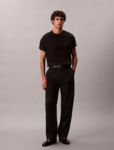 Buy 남성 릴렉스 핏 CK 엠블럼 패치 반팔 티셔츠 in color BLACK