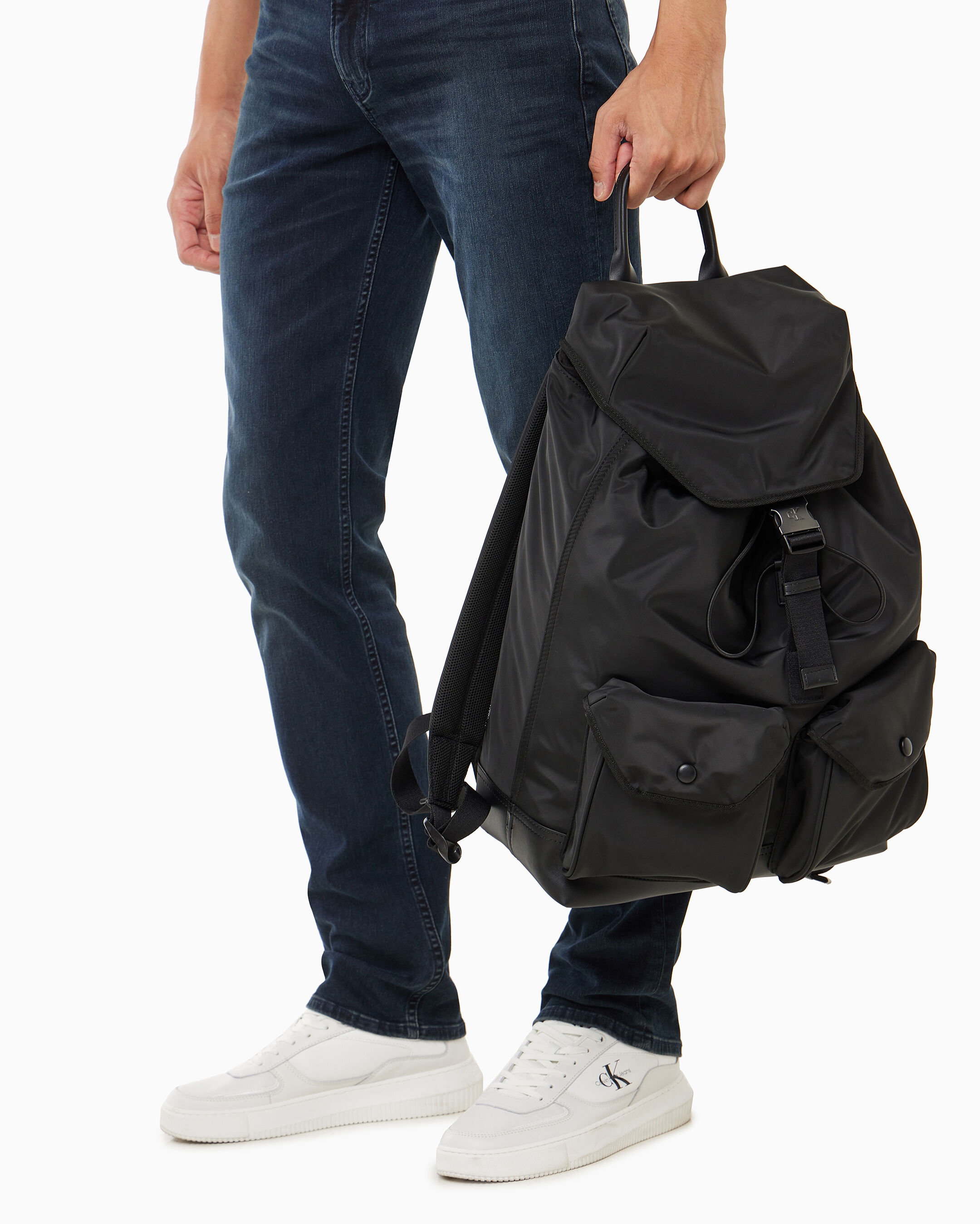 バックパック・リュック  CKJ Speed Clip Flap Backpack 47 Calvin KleinCKJ Speed Clip Flap Backpack 47 (Calvin Klein