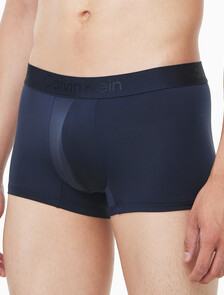 Buy 남성 CK 블랙 마이크로파이버 트렁크 in color Navy