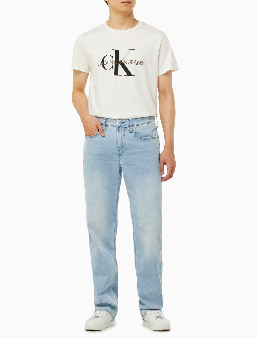 Buy 남성 90's 스트레이트핏 라이트블루 에코 쿨 데님 in color CHALKY BLUE