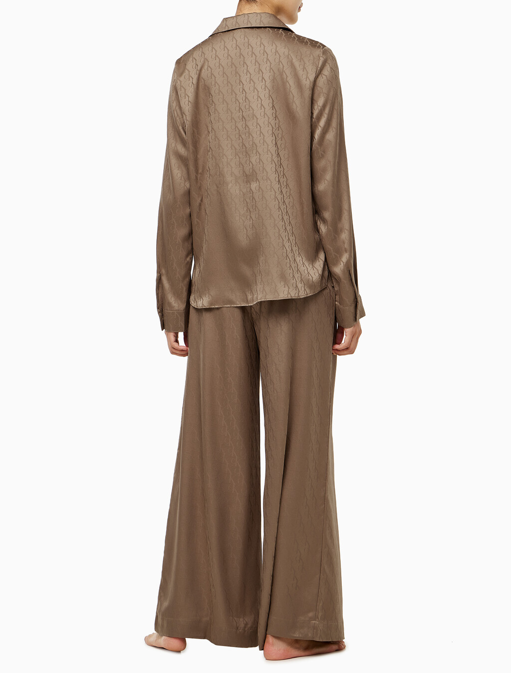 Buy 여성 새틴 자카드 팬츠 in color BROWN