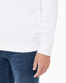 Buy 남성 레귤러핏 인스티튜셔널 로고 기모 스웨트셔츠 in color BRIGHT WHITE