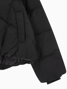 Buy 여성 숏다운 와이드넥 푸퍼 in color CK BLACK