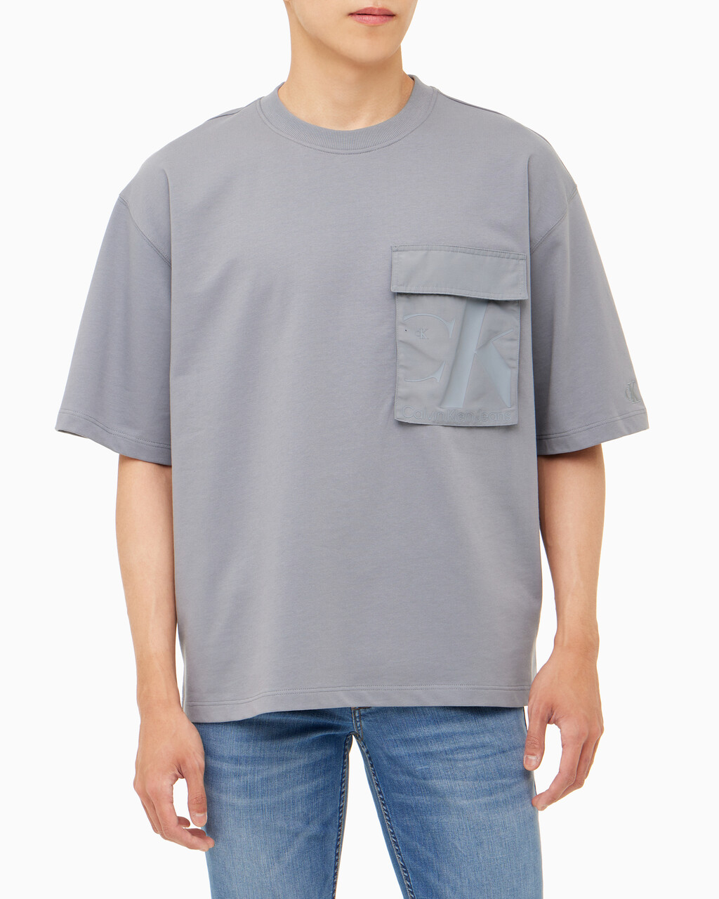Buy 남성 오버사이즈 우븐 포켓 반팔 스웻셔츠 in color OVERCAST GREY