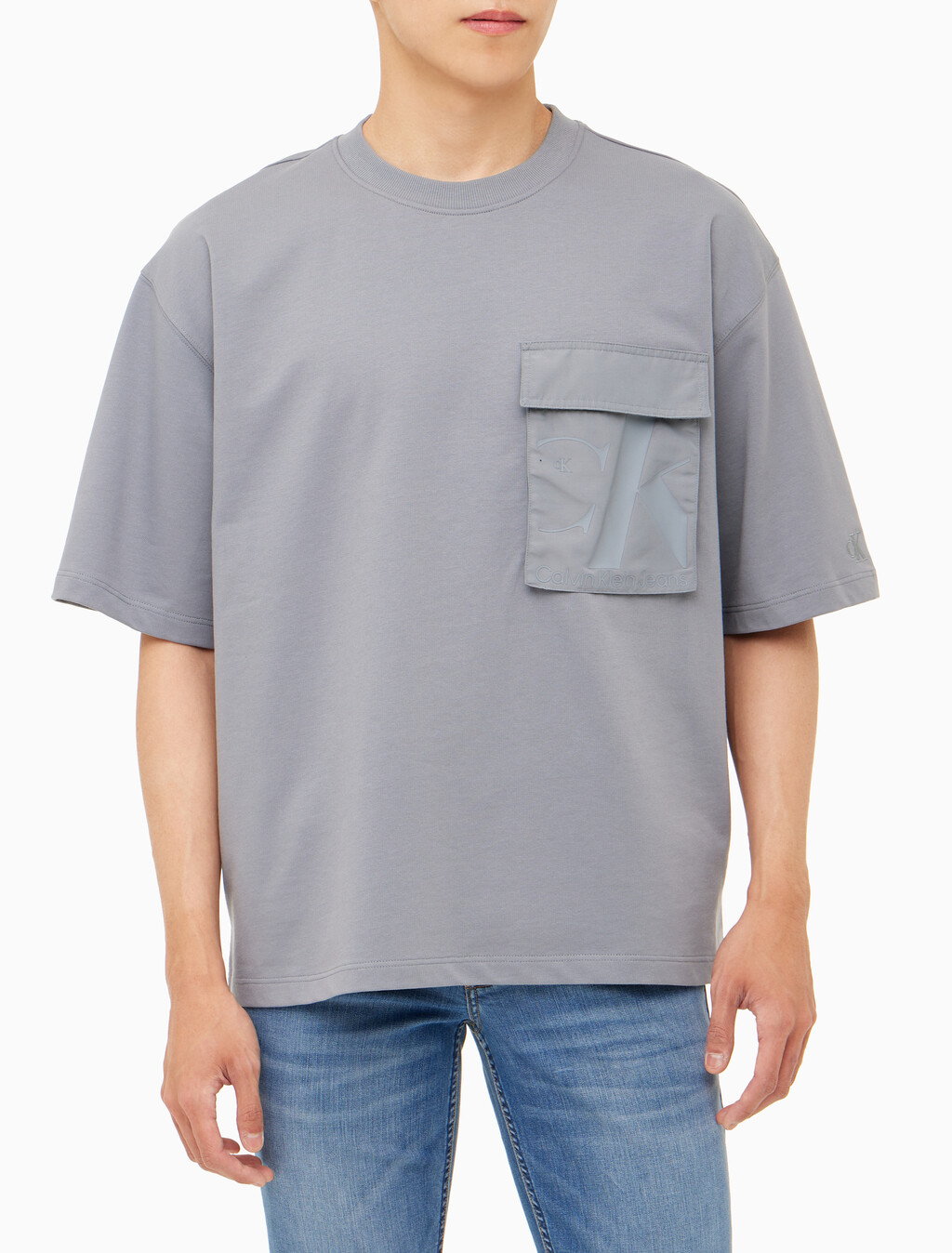 Buy 남성 오버사이즈 우븐 포켓 반팔 스웻셔츠 in color OVERCAST GREY