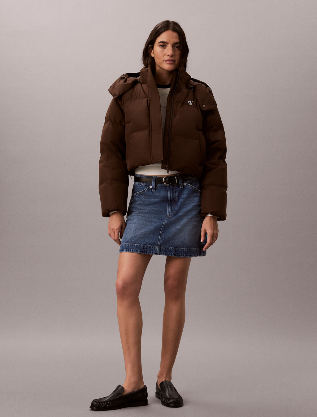 Buy 여성 매트 디테쳐블 슬리브 푸퍼 자켓 in color Brown