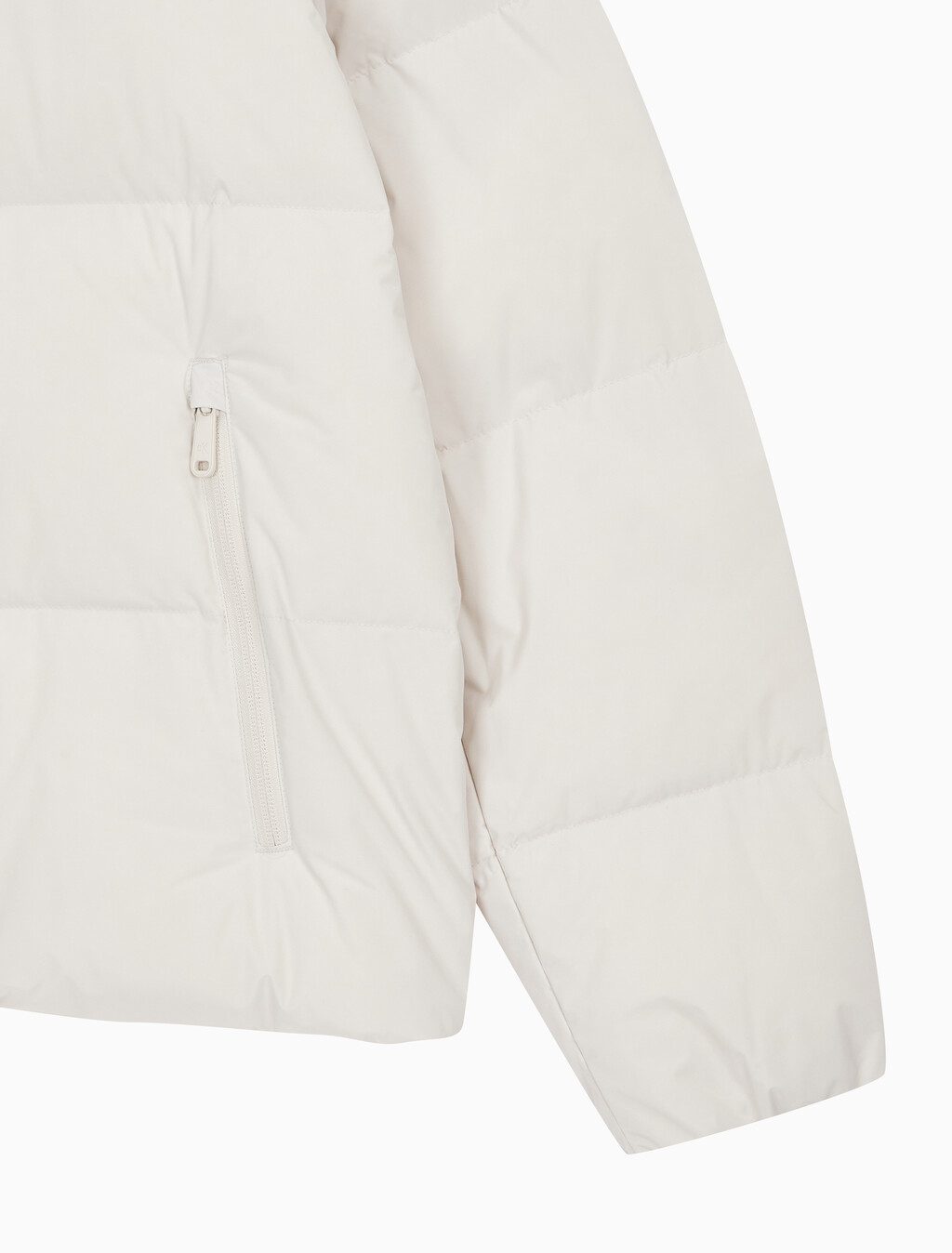 Buy 남성 릴랙스드 숏 다운 푸퍼 in color CHALK
