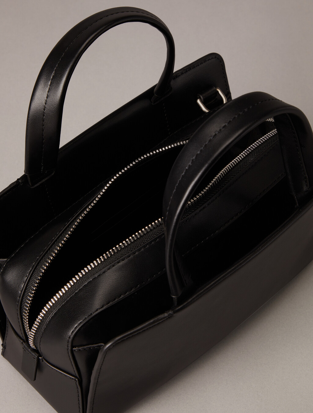 Buy 스몰 사첼백 25 in color BLACK BEAUTY