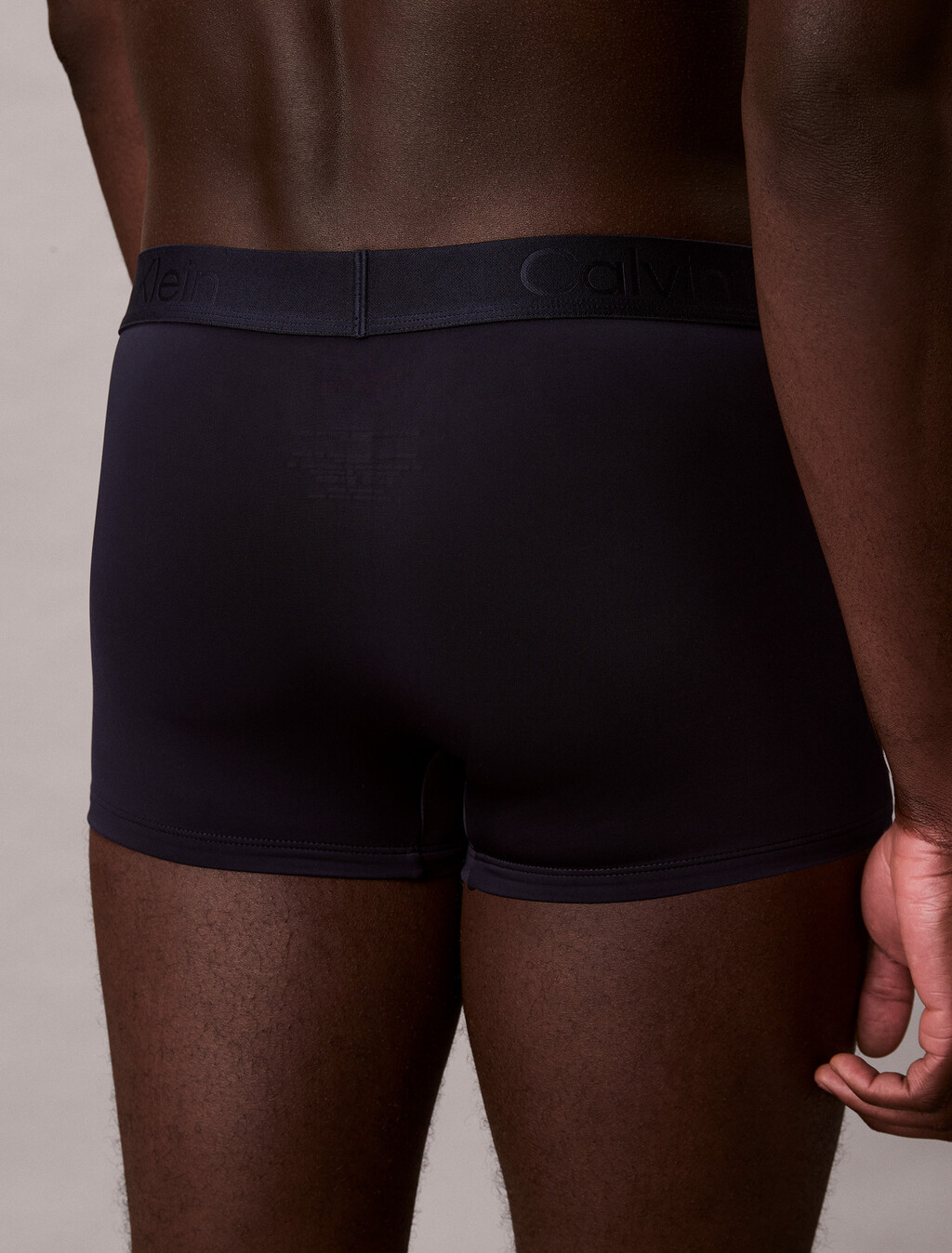 Buy 남성 CK 블랙 마이크로파이버 트렁크 in color Navy