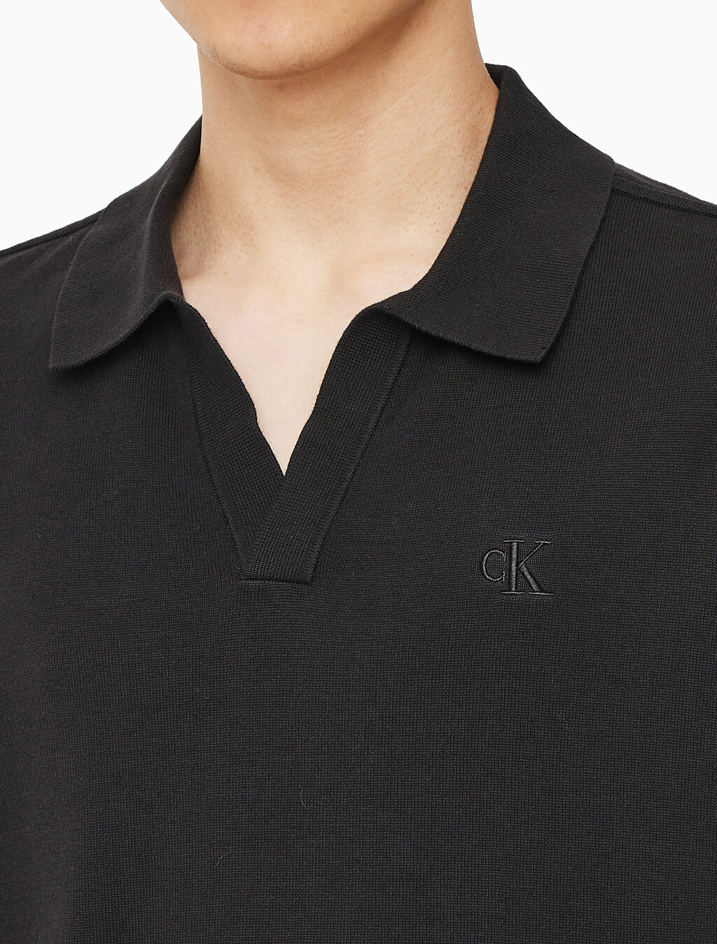 Buy 남성 토널 블로킹 폴로 반팔 티셔츠 in color CK BLACK