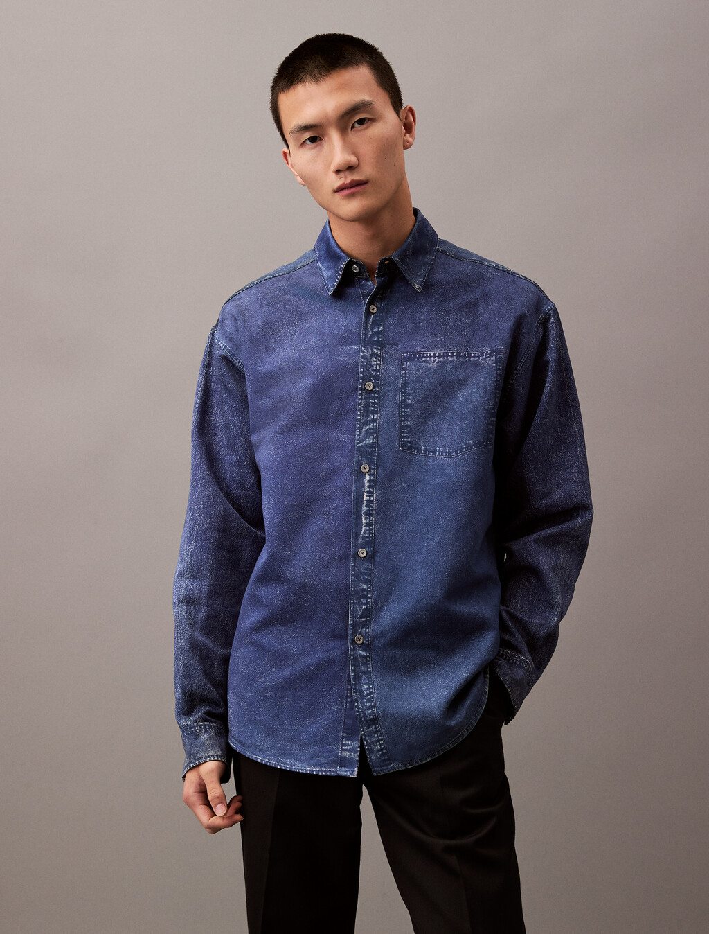 Buy 남성 롱슬리브 프린티드 데님 셔츠 in color STONEWASHED DENIM PRINT