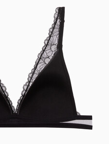 Buy 여성 CK 블랙 브라이덜 AF 라이틀리 라인드 트라이앵글 in color BLACK