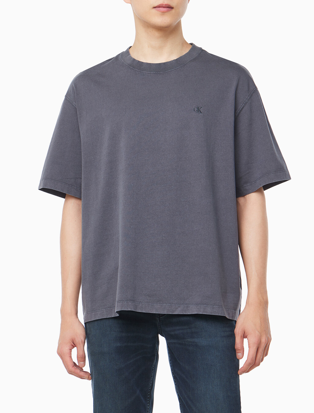 Buy 남성 릴렉스핏 저지 워시 반팔 티셔츠 in color CHARCOAL