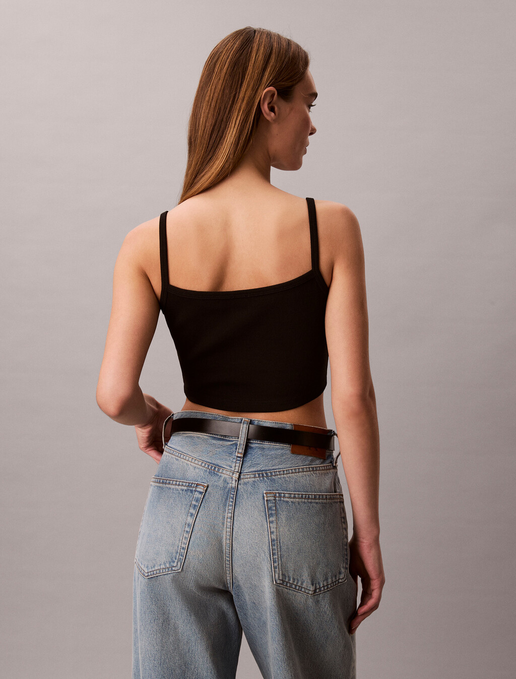 Buy 여성 우븐라벨 베이비립 크롭 탱크 in color BLACK