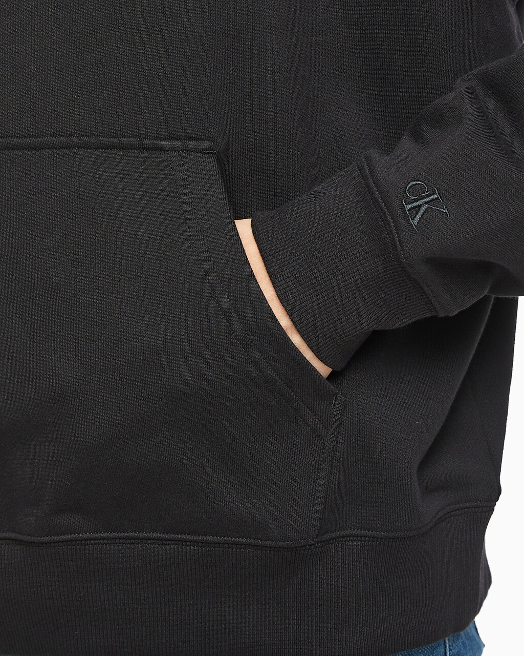 Buy 남성 롱슬리브 럭비 탑 in color CK BLACK