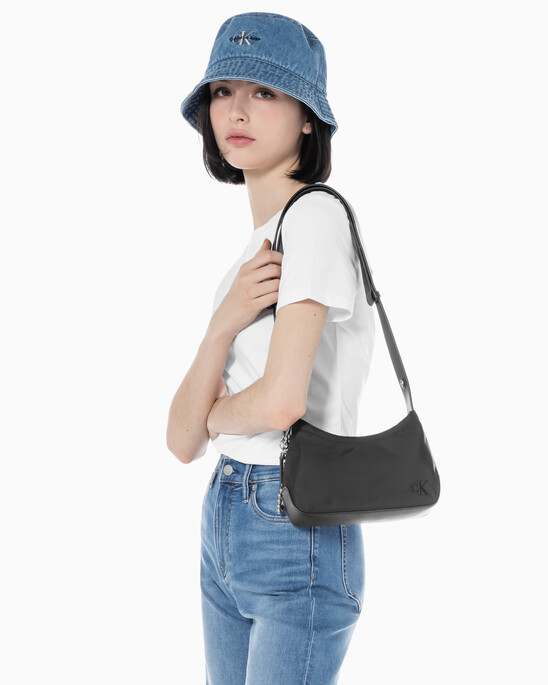 여성 CKJ 스컬티드 믹스 라운드 숄더백