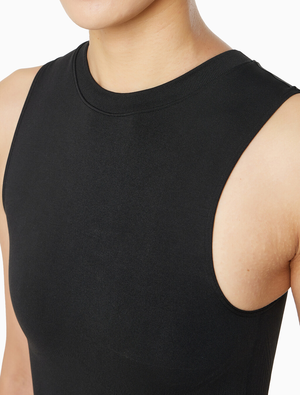 Buy 여성 아이콘 심리스 바디수트 in color BLACK