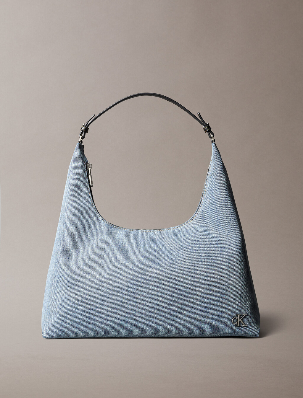 Buy 여성 CK 데님 숄더 백 in color DENIM