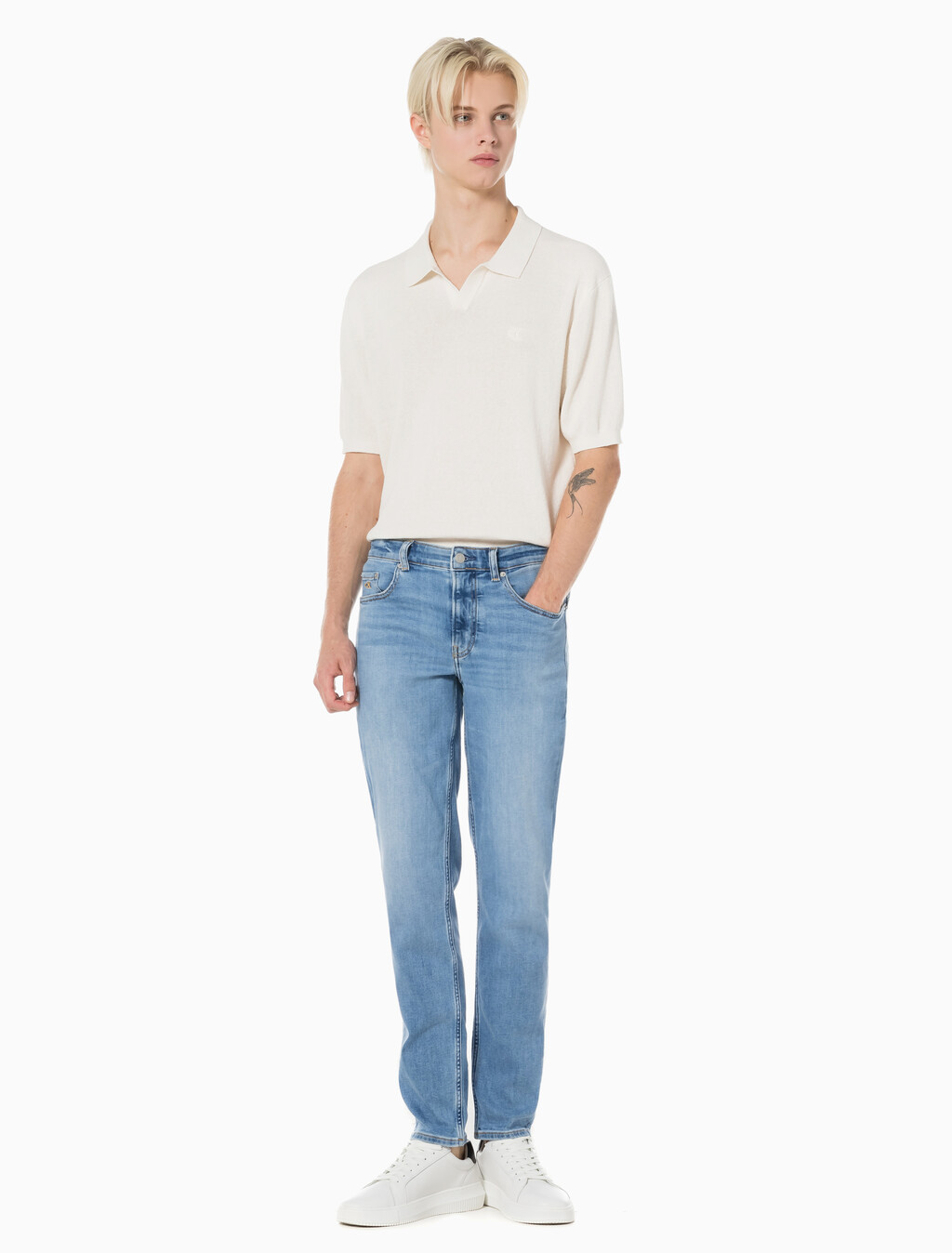 Buy 남성 바디 테이퍼핏 라이트블루 이탈리안 데님 in color CHALKY BLUE