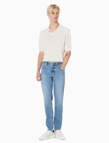 Buy 남성 바디 테이퍼핏 라이트블루 이탈리안 데님 in color CHALKY BLUE