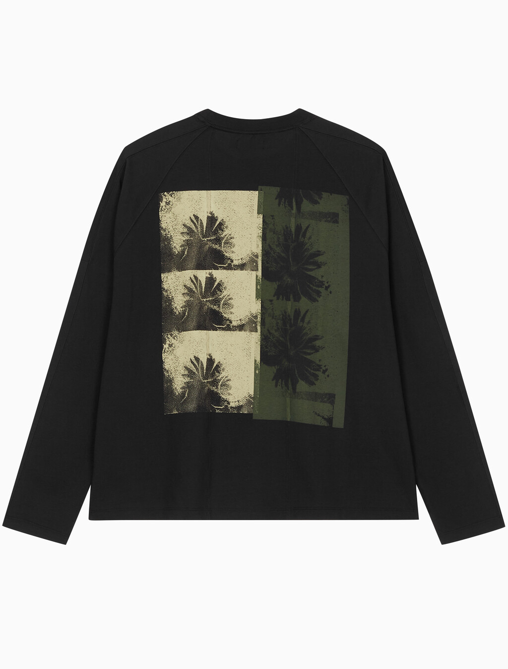 Buy 남성 롱슬리브 플로랄 스터디 크루넥 티 in color BLACK BEAUTY