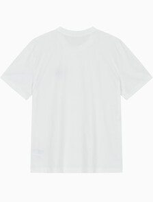 Buy 남성 릴렉스핏 엠보싱 로고 반팔 티셔츠 in color BRIGHT WHITE