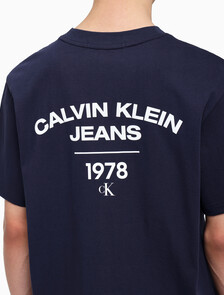 Buy 남성 1978 백 커브드 로고 반팔 티셔츠 in color NIGHT SKY