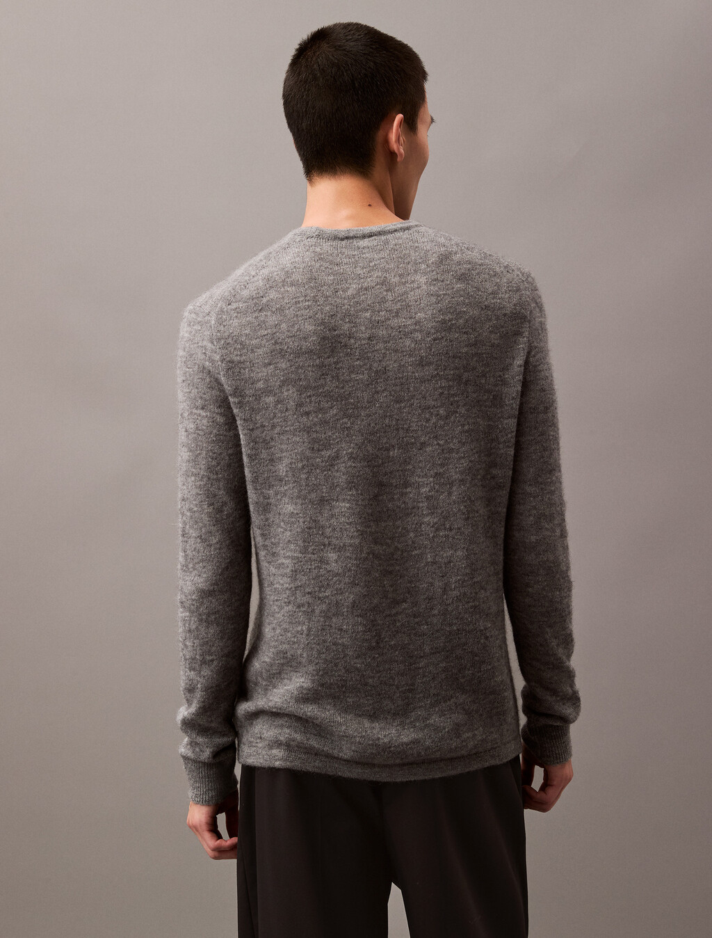 Buy 유니섹스 롱슬리브 알파카 크루넥 스웨터 in color MEDIUM GREY HEATHER